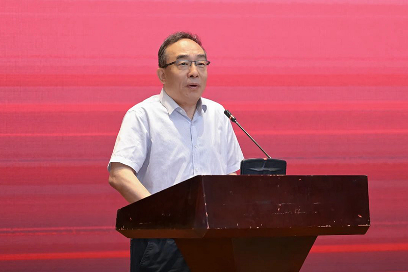 3中国图书评论学会会长郭义强当选中国出版协会第五届经营管理工作委员会专家指导组主任委员并讲话_副本.jpg